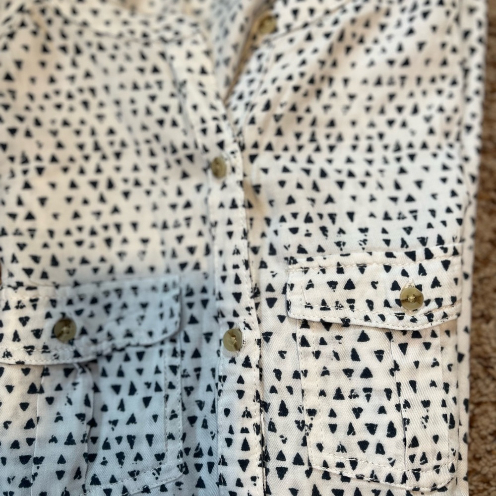 Maurice’s printed button down sleeveless shirt